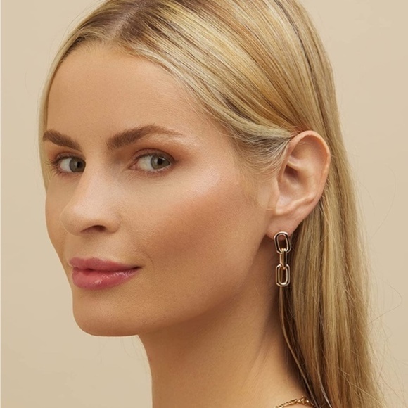 Gold 18k Gold Plated Drop Chain Linked Earrings - Picture 2 of 4